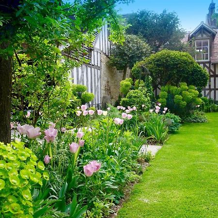 트루아 Le Jardin De La Cathedrale B&B 외부 사진