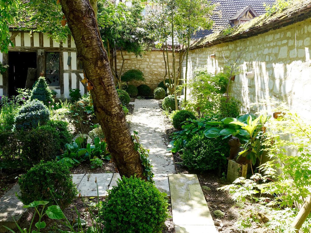 트루아 Le Jardin De La Cathedrale B&B 외부 사진