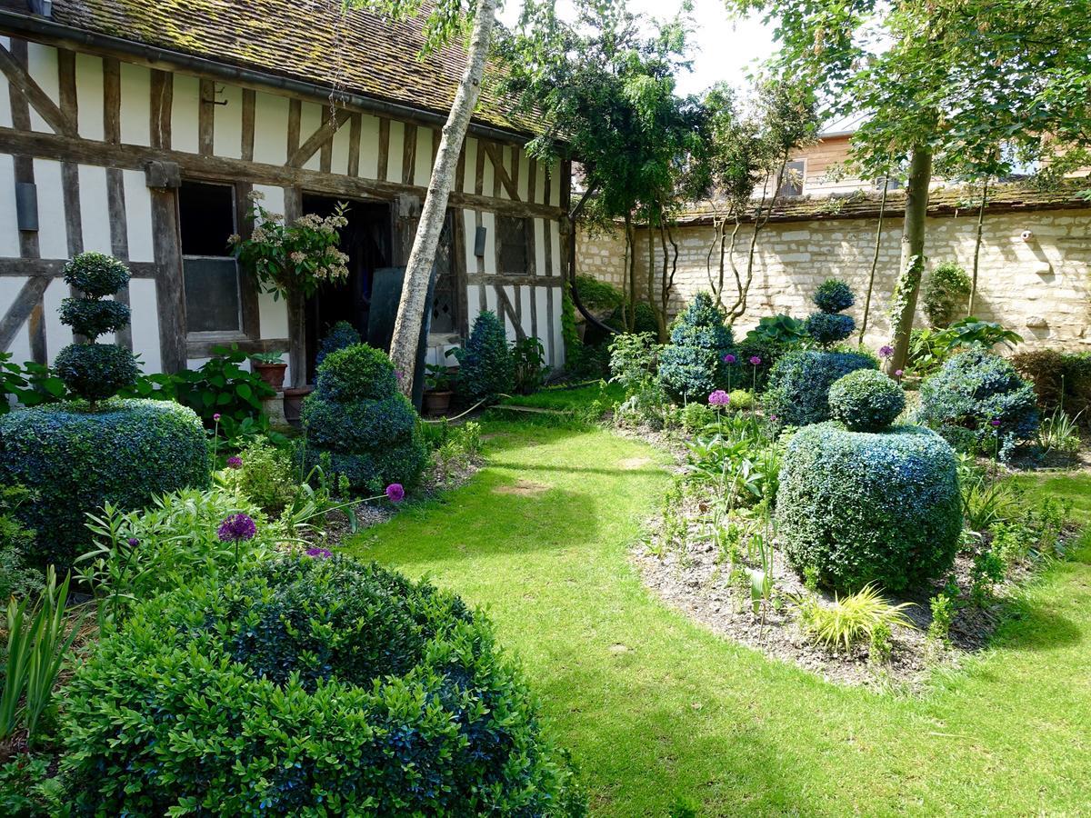 트루아 Le Jardin De La Cathedrale B&B 외부 사진