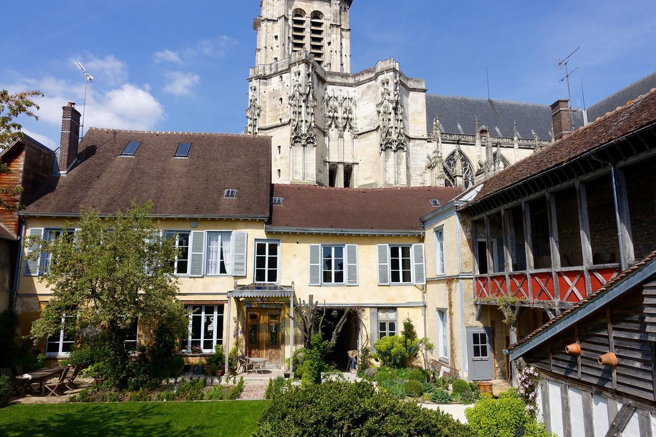 트루아 Le Jardin De La Cathedrale B&B 외부 사진