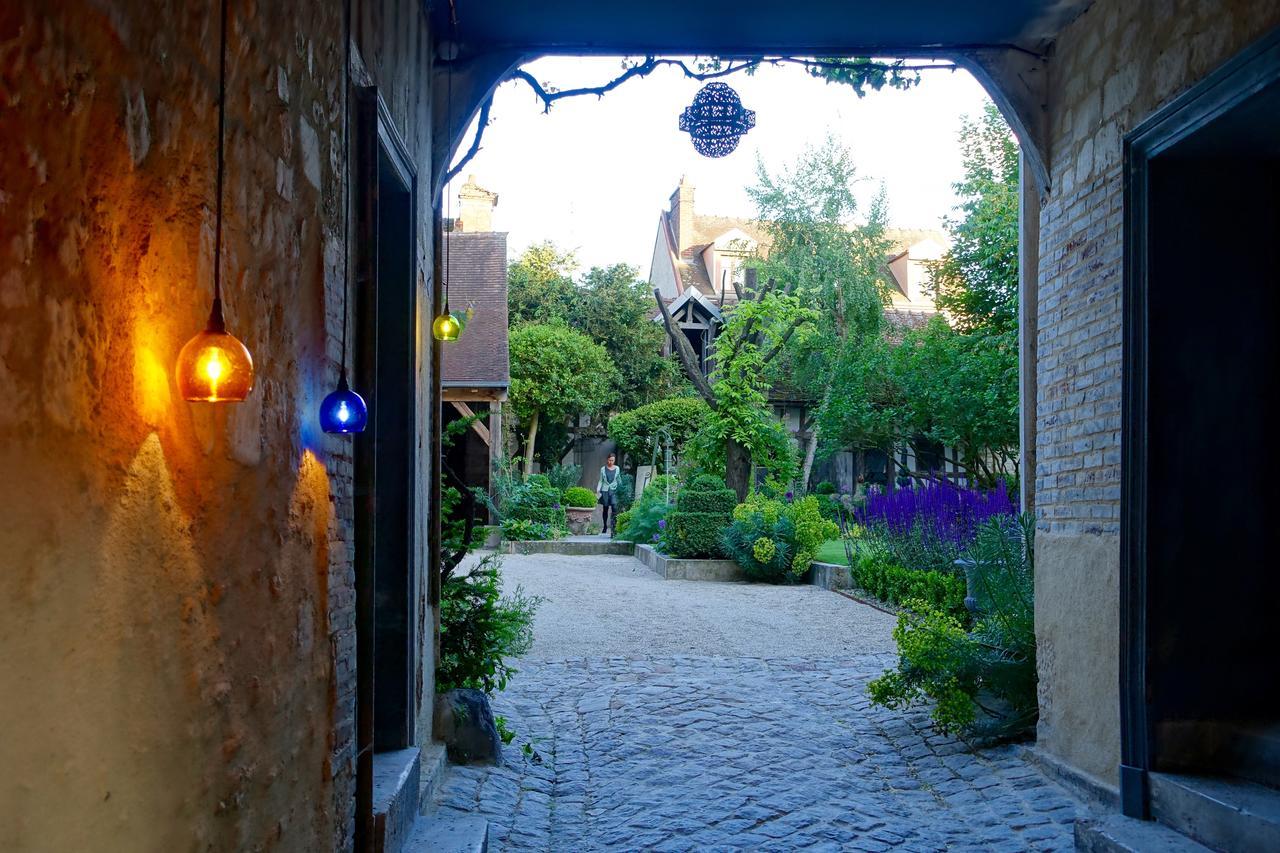 트루아 Le Jardin De La Cathedrale B&B 외부 사진