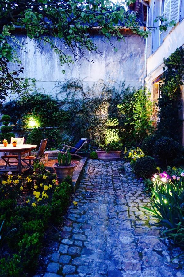 트루아 Le Jardin De La Cathedrale B&B 외부 사진
